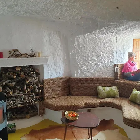 Creatively Designed Cavehouse With Jacuzzi