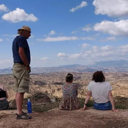 Creatively Designed Cavehouse With Jacuzzi Hébergement de vacances Gorafe