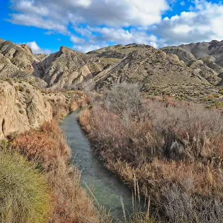 Creatively Designed Cavehouse With Jacuzzi Hébergement de vacances *