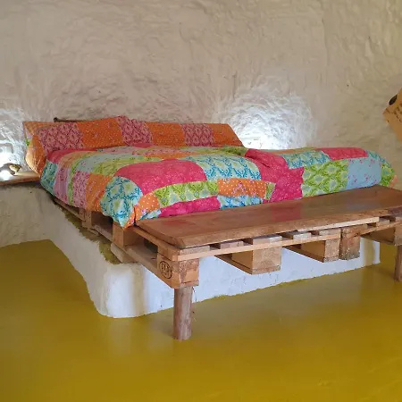 Creatively Designed Cavehouse With Jacuzzi